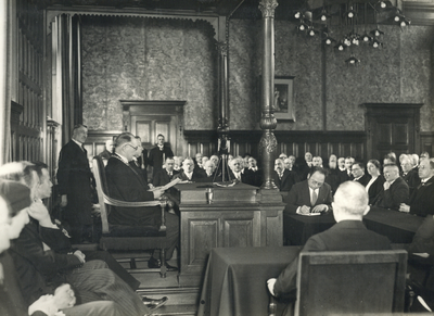 99441 Afbeelding van de bijzondere raadsvergadering in de Statenzaal van het Provinciehuis (Achter St.-Pieter 20) te ...
